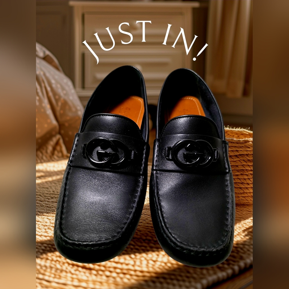 Gucci Men's Black Leather Loafers with Signature Emblem